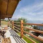 Capricorne Alpine Chique Sauna Chalet *